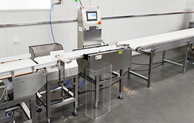 Which industries is the printing and labeling machine suitable for? What are the advantages?